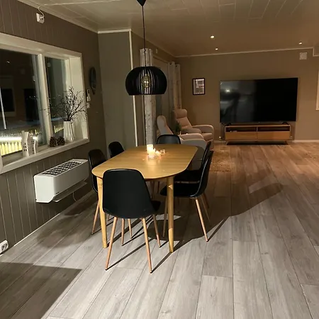 וילה Huset I Oksfjordhamn